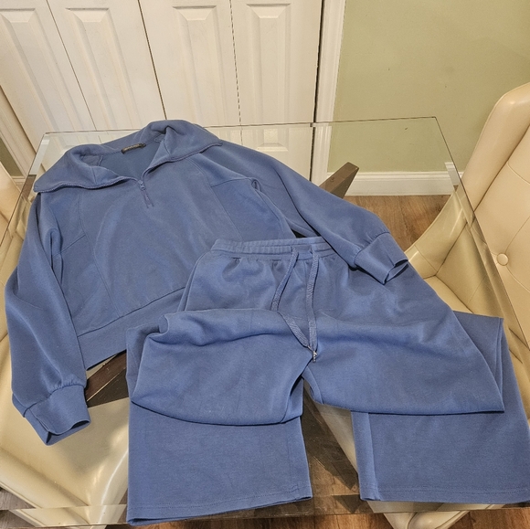 Large, 2 PC athletic set, blue, wide zip collared shirt, wide leg matching pants - Picture 1 of 11